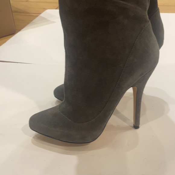 Over the knee long suede boots - Picture 11 of 17